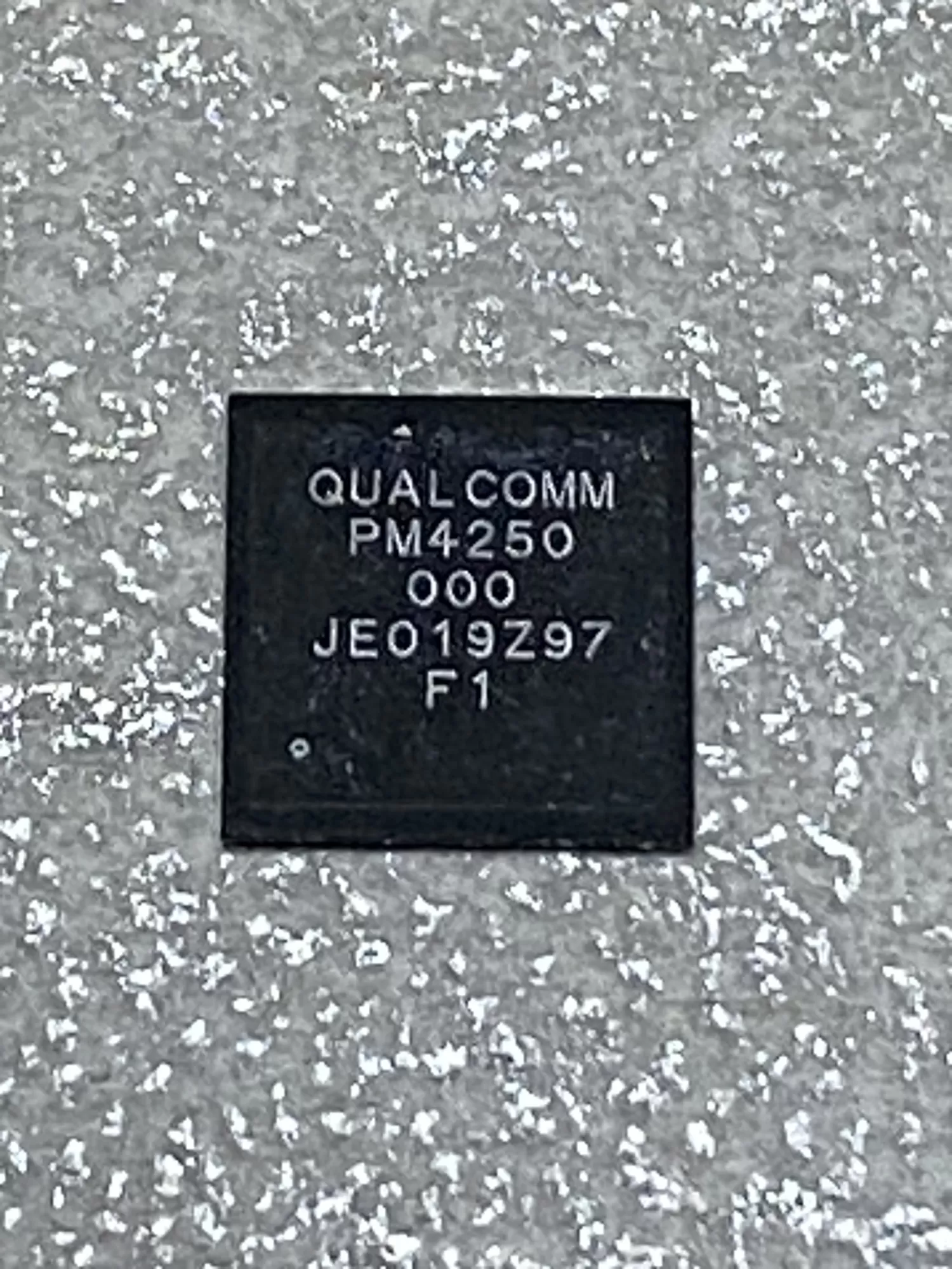 Микросхема контроллера зарядки PM4250 (000) - изображение1